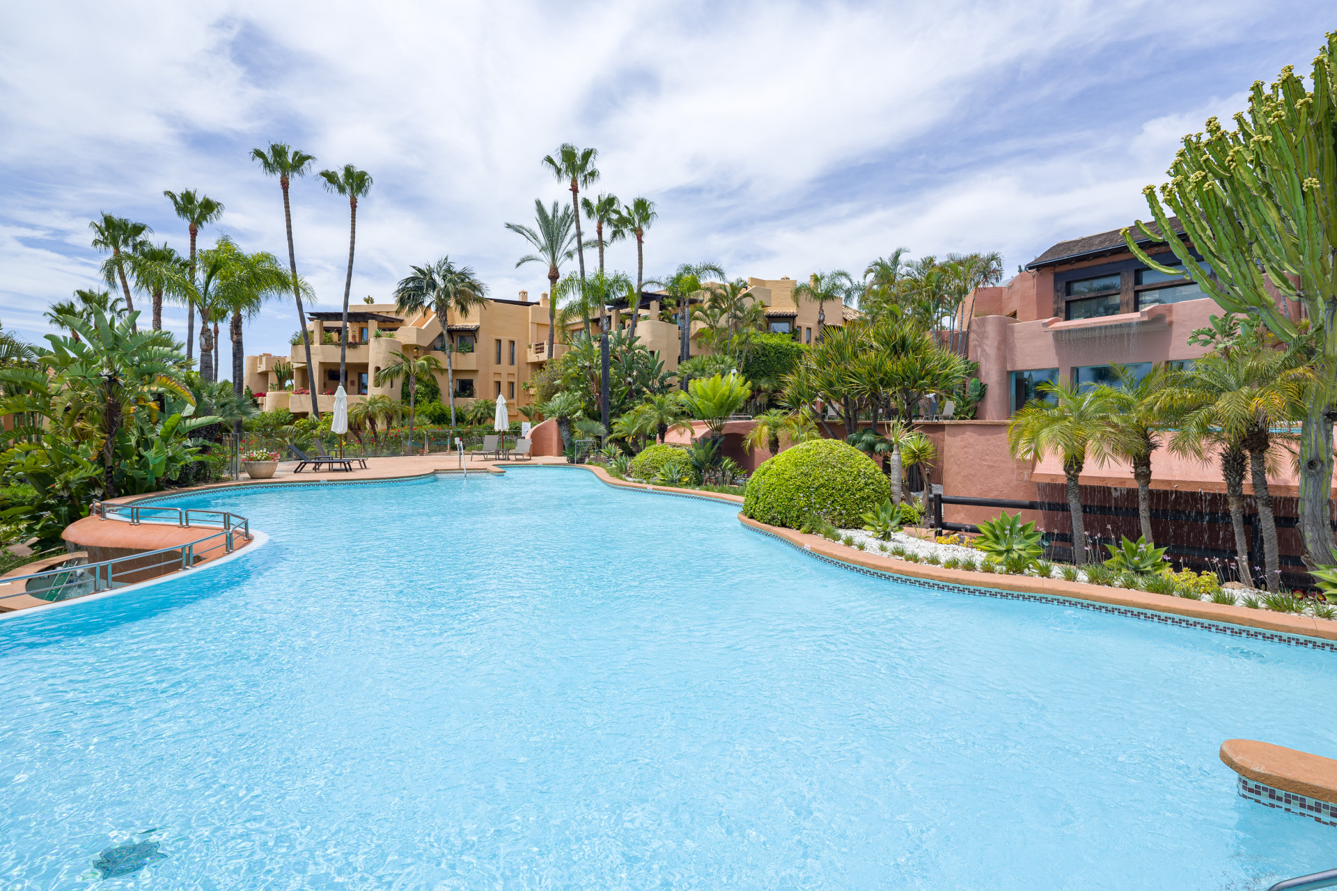 2 Bedroom Apartment in Marbella - Foto 2