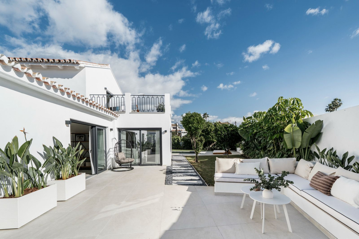 5 Bedroom Villa in San Pedro de Alcántara - Photo 20