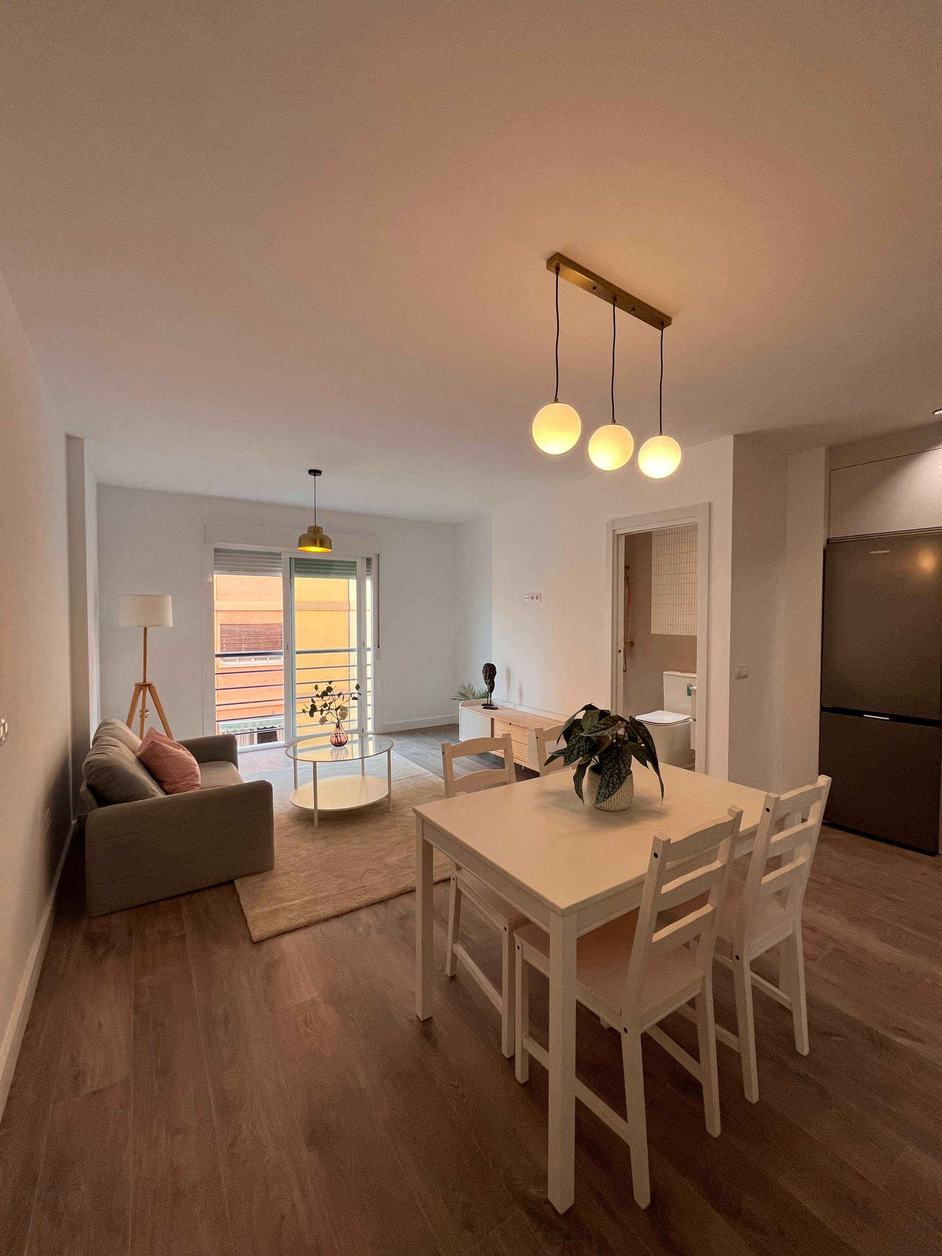 1 Bedroom Apartment in Málaga - Photo 6