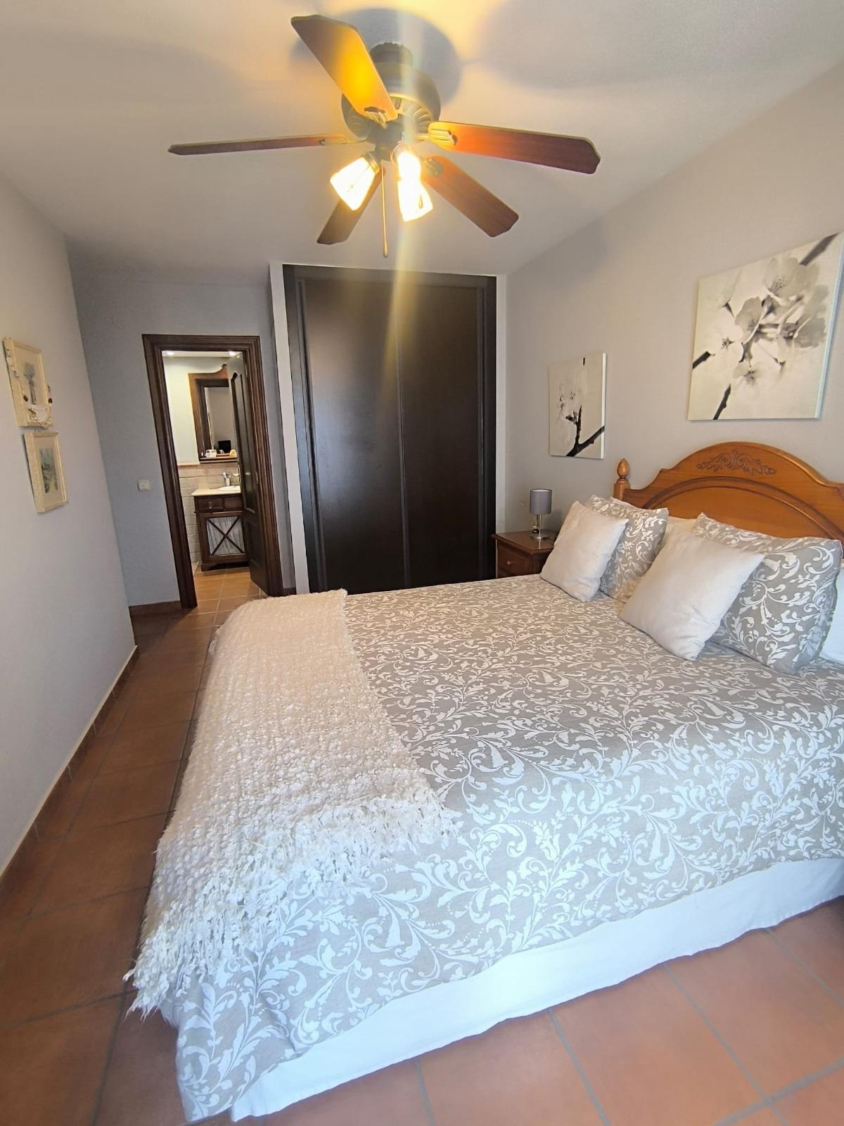 3 Bedroom Apartment in Fuengirola - Photo 5