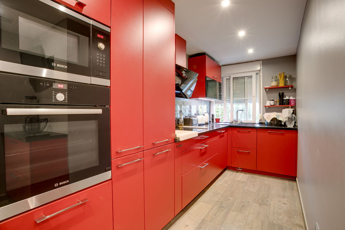 5 Bedroom Townhouse in Estepona - Photo 2