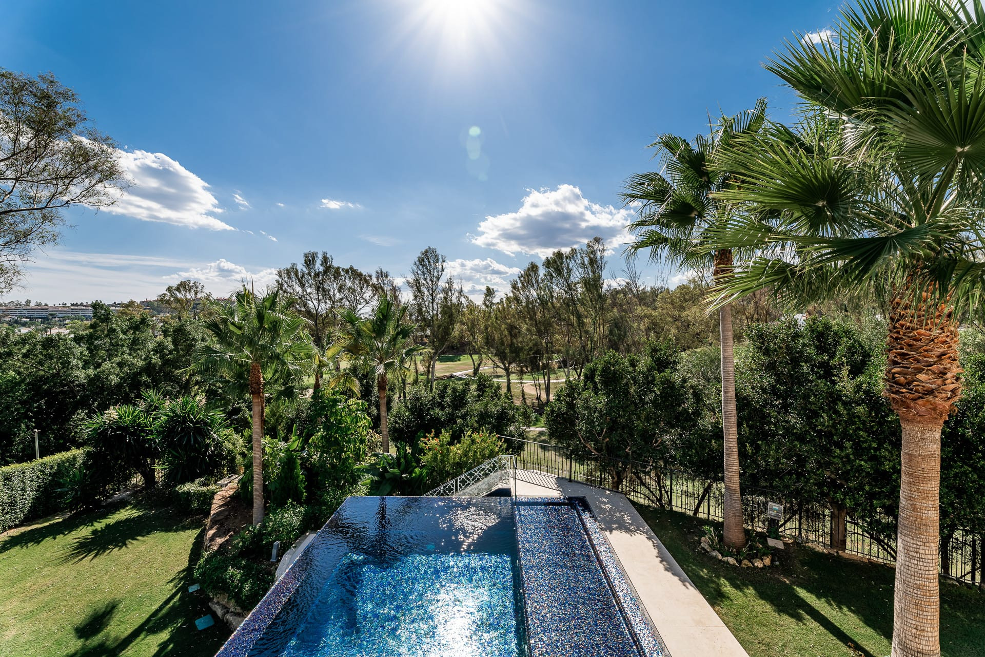 5 Bedroom Villa in Marbella - Photo 10