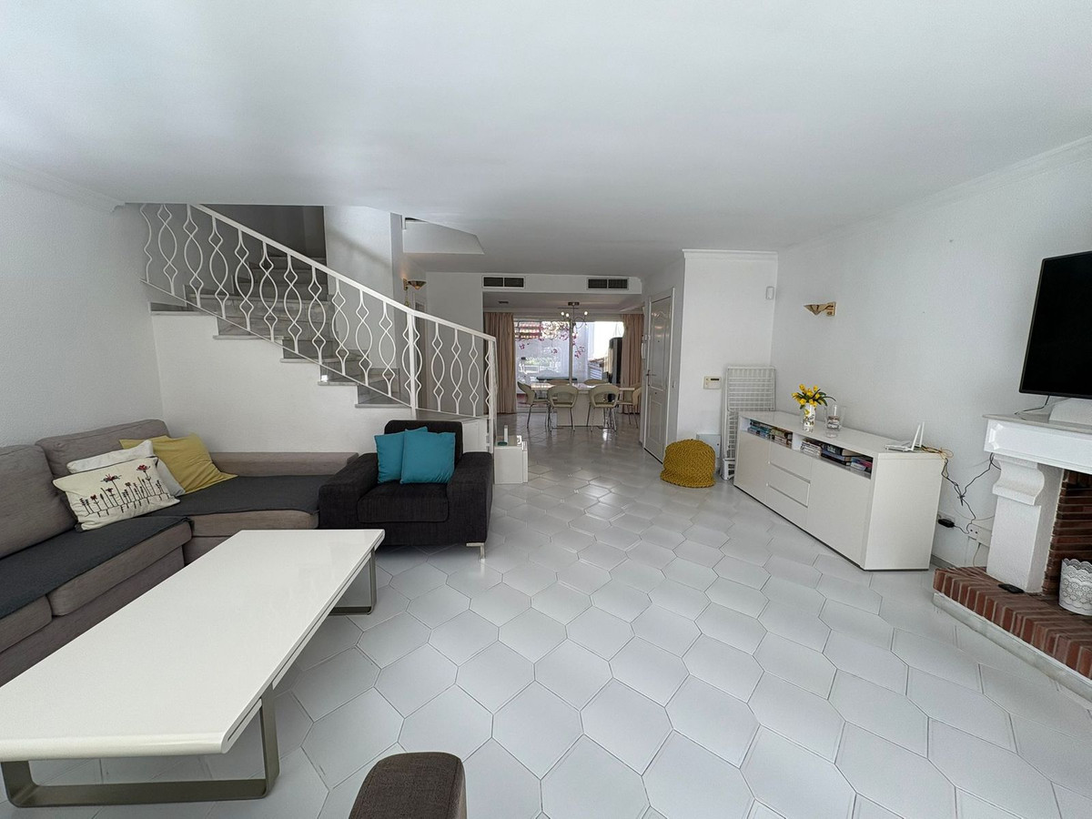 3 Bedroom Villa in Mijas - Photo 11