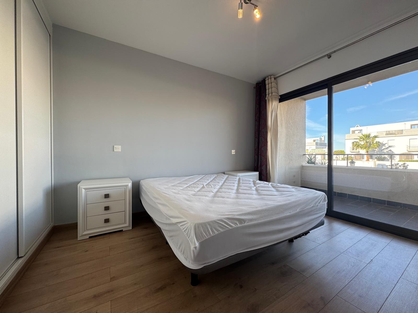 2 Bedroom Apartment in Estepona - Photo 6