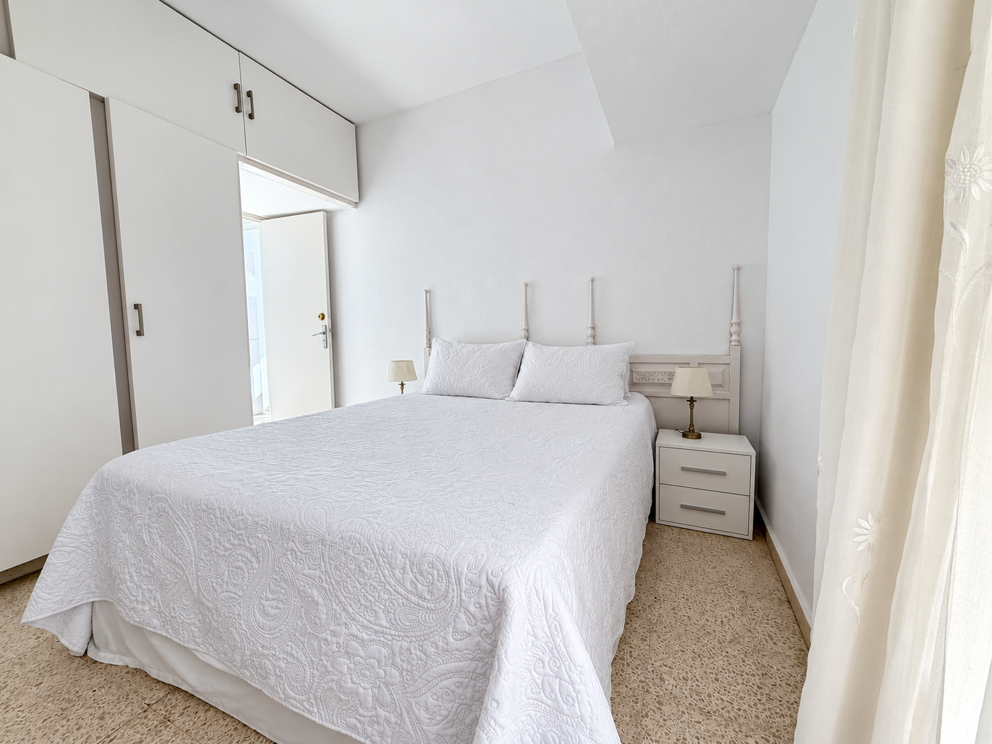 2 Bedroom Apartment in Fuengirola - Photo 11