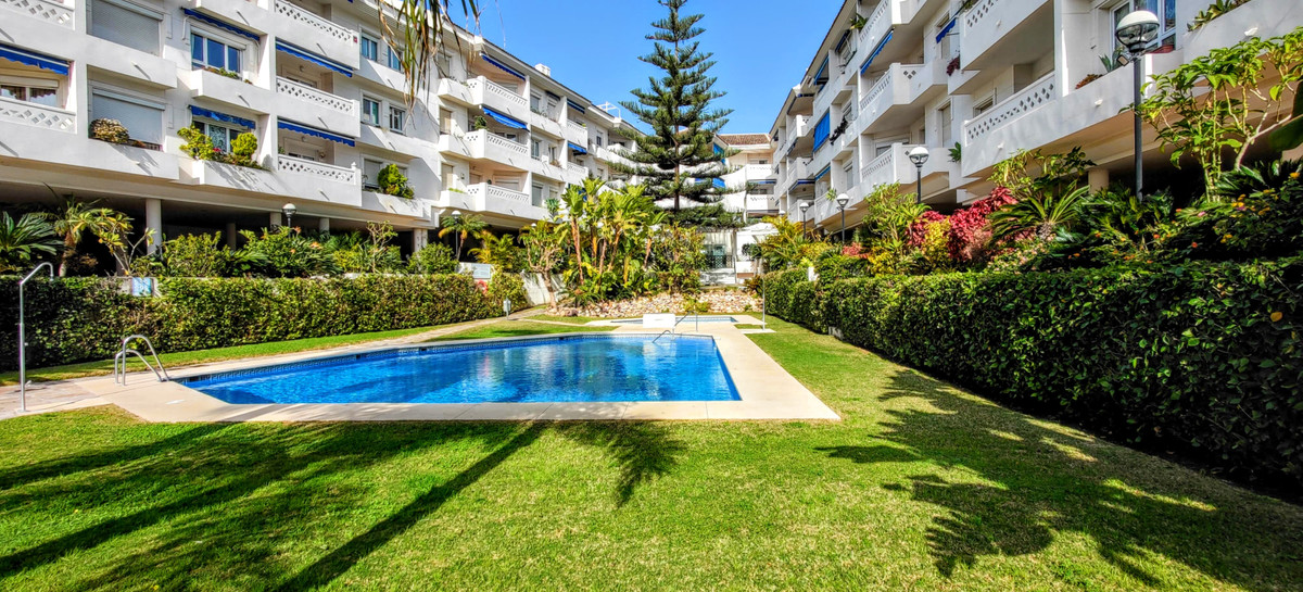4 Bedroom Penthouse in San Pedro de Alcántara - Photo 2