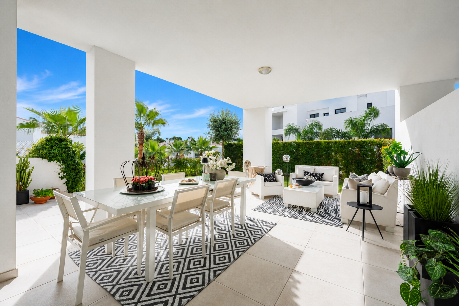 2 Bedroom Apartment in Estepona - Photo 19