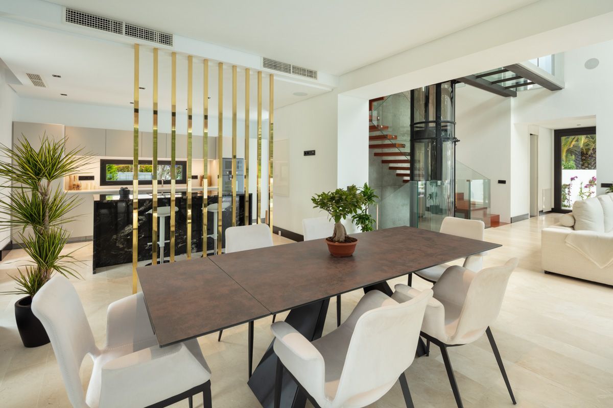 5 Bedroom Villa in Marbella - Photo 19