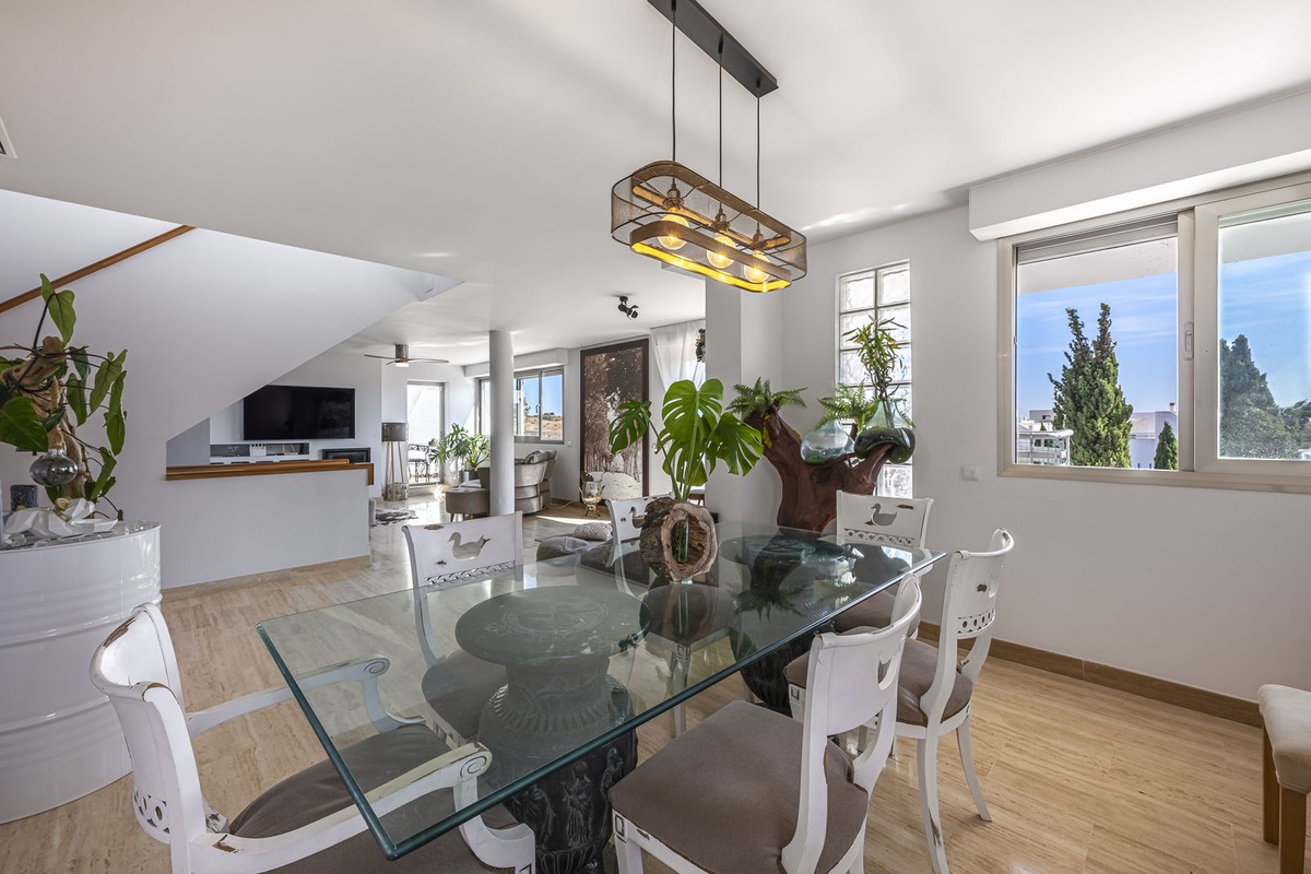 5 Bedroom Penthouse in Mijas - Photo 12