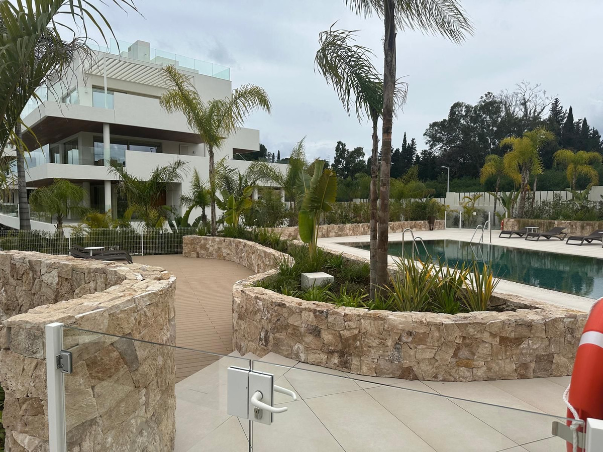 2 Bedroom Apartment in Marbella - Photo 51