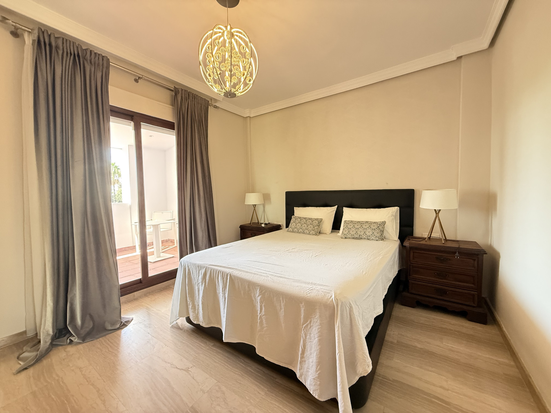 4 Bedroom Villa in San Pedro de Alcántara - Photo 33