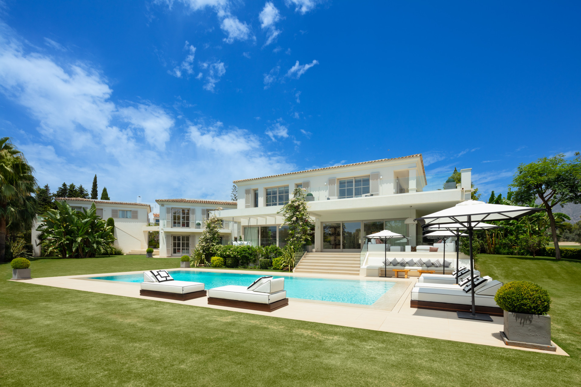 Villa in Nueva Andalucia