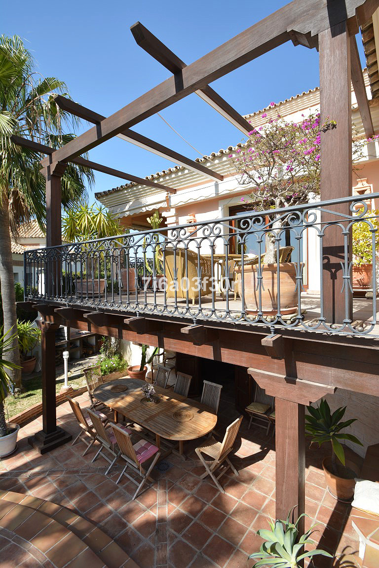 5 Bedroom Villa in Marbella - Photo 41