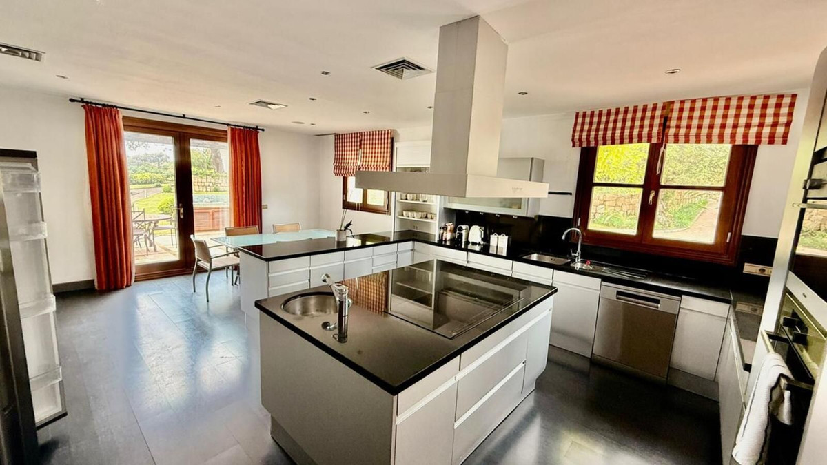 5 Bedroom Villa in Benahavís - Фото 5
