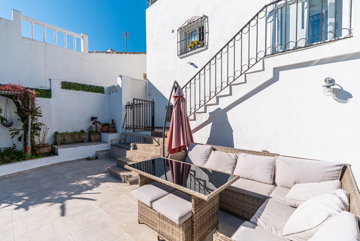 3 Bedroom Townhouse in Estepona - Photo 32