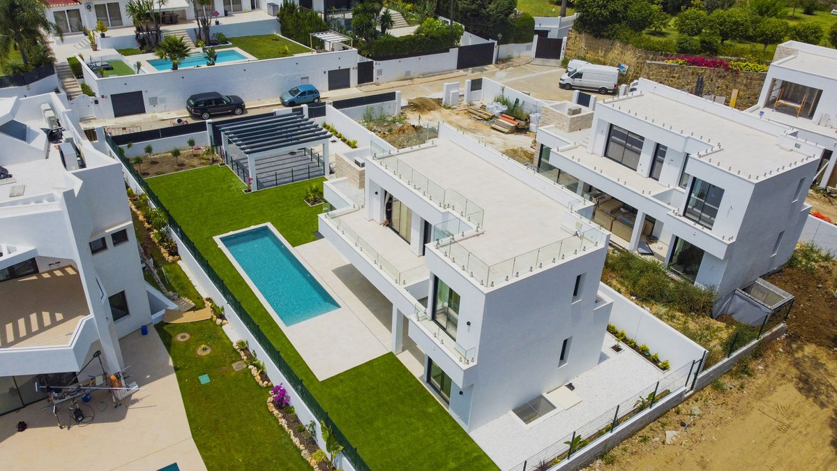 6 Bedroom Villa in Marbella - Photo 6