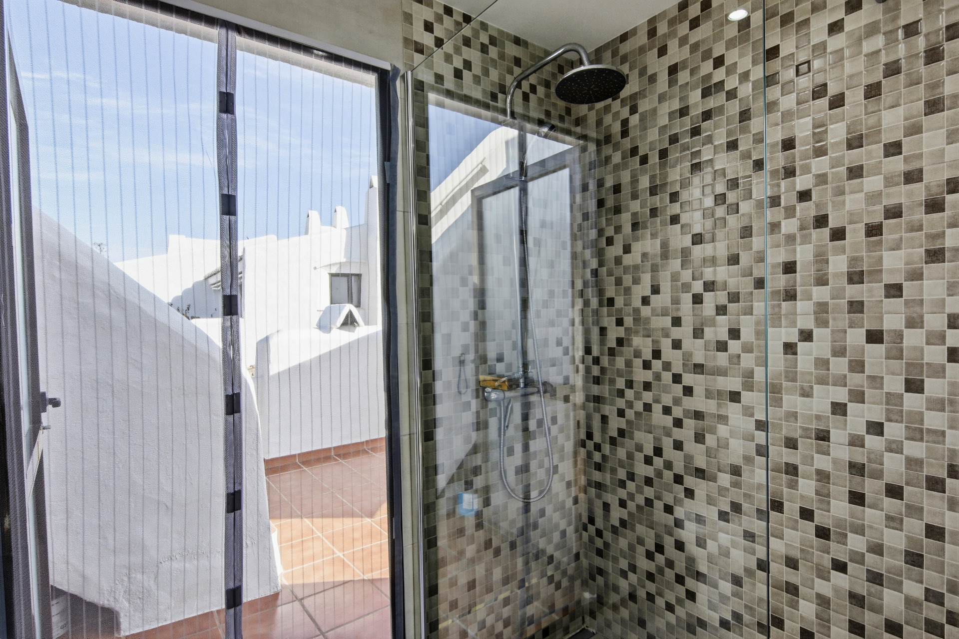 1 Bedroom Apartment in Estepona - Photo 10