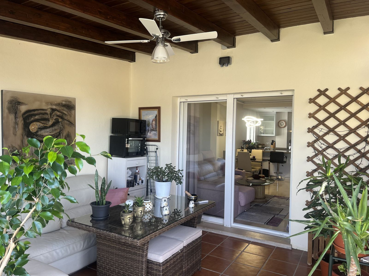3 Bedroom Penthouse in Estepona - Photo 14