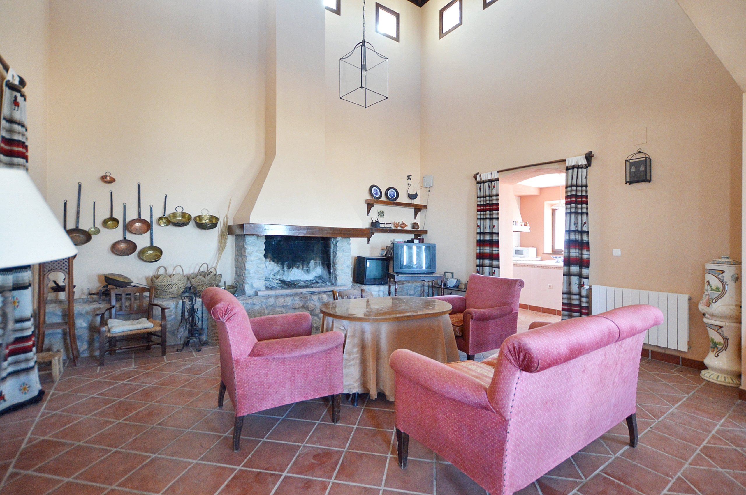 Chalet de 4 dormitorios en Granada – Foto 3