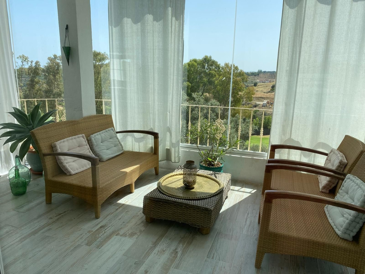 2 Bedroom Penthouse in Estepona - Photo 3
