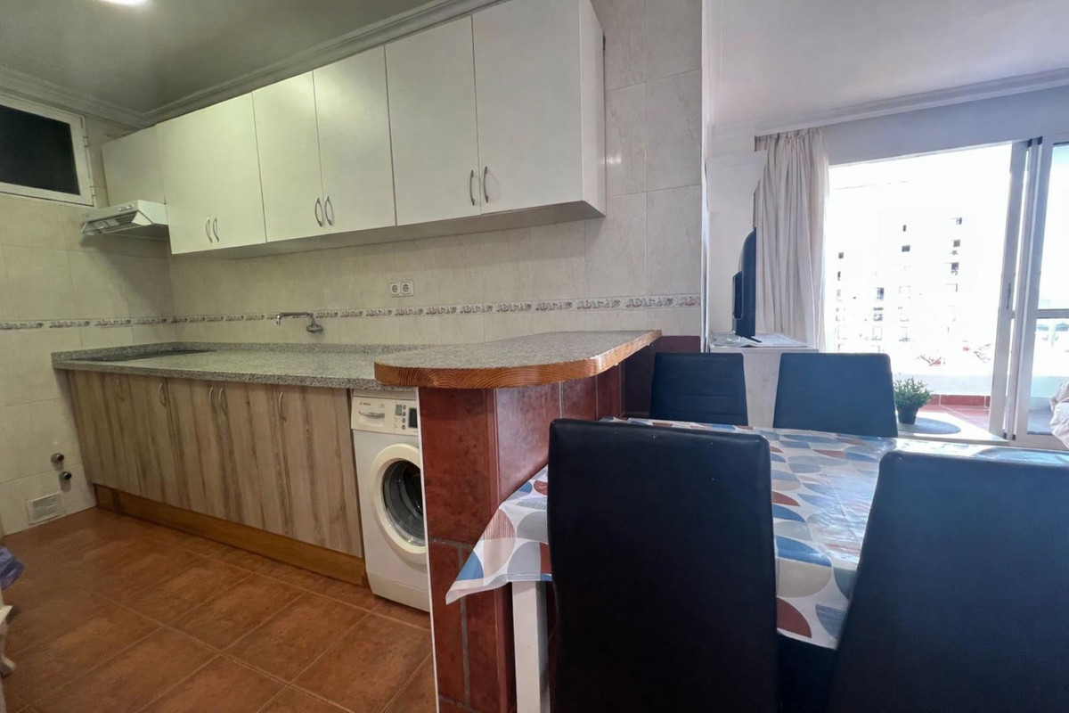 2 Bedroom Apartment in Benalmádena - Photo 15