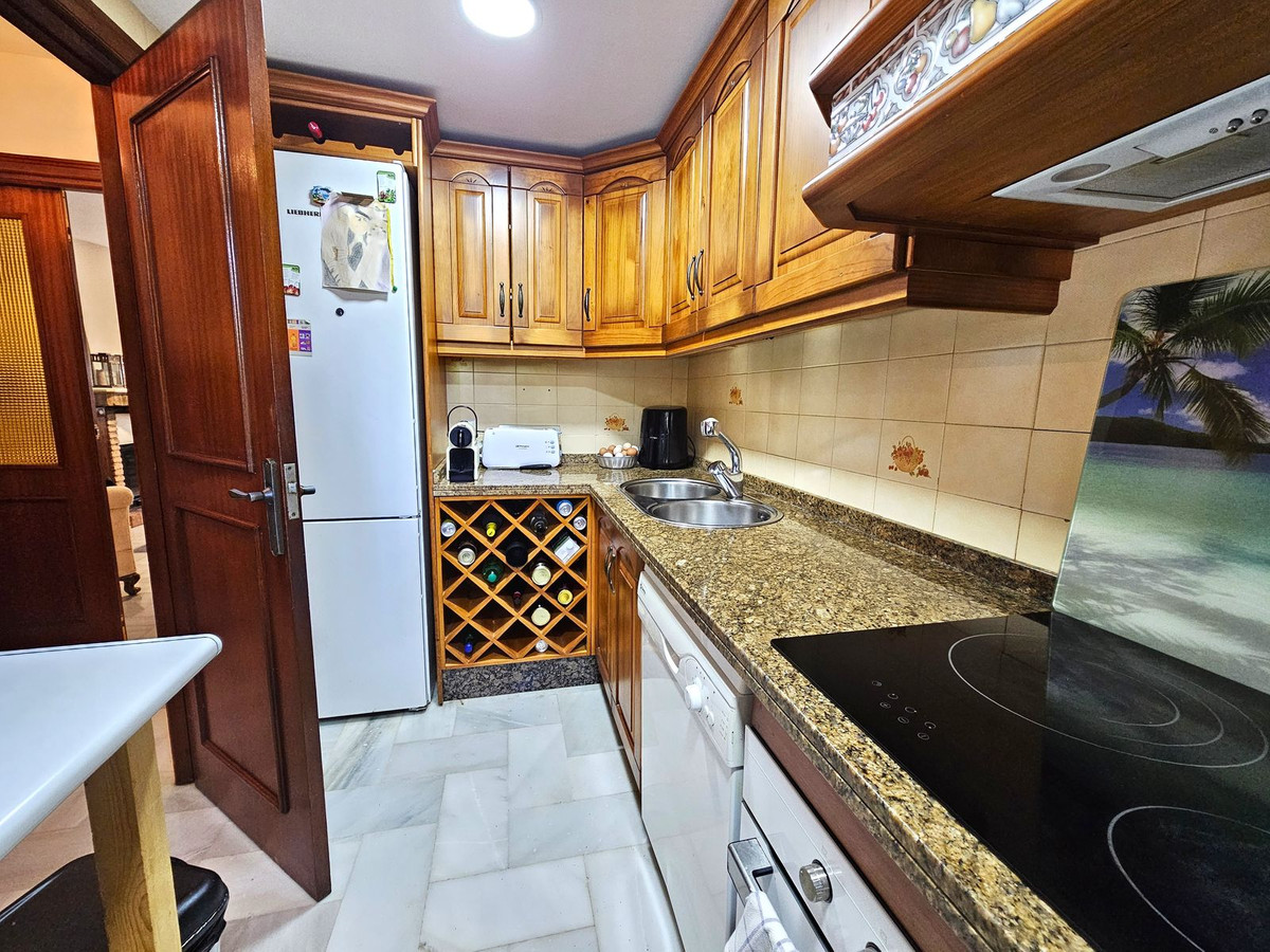 3 Bedroom Townhouse in Benahavís - Photo 9