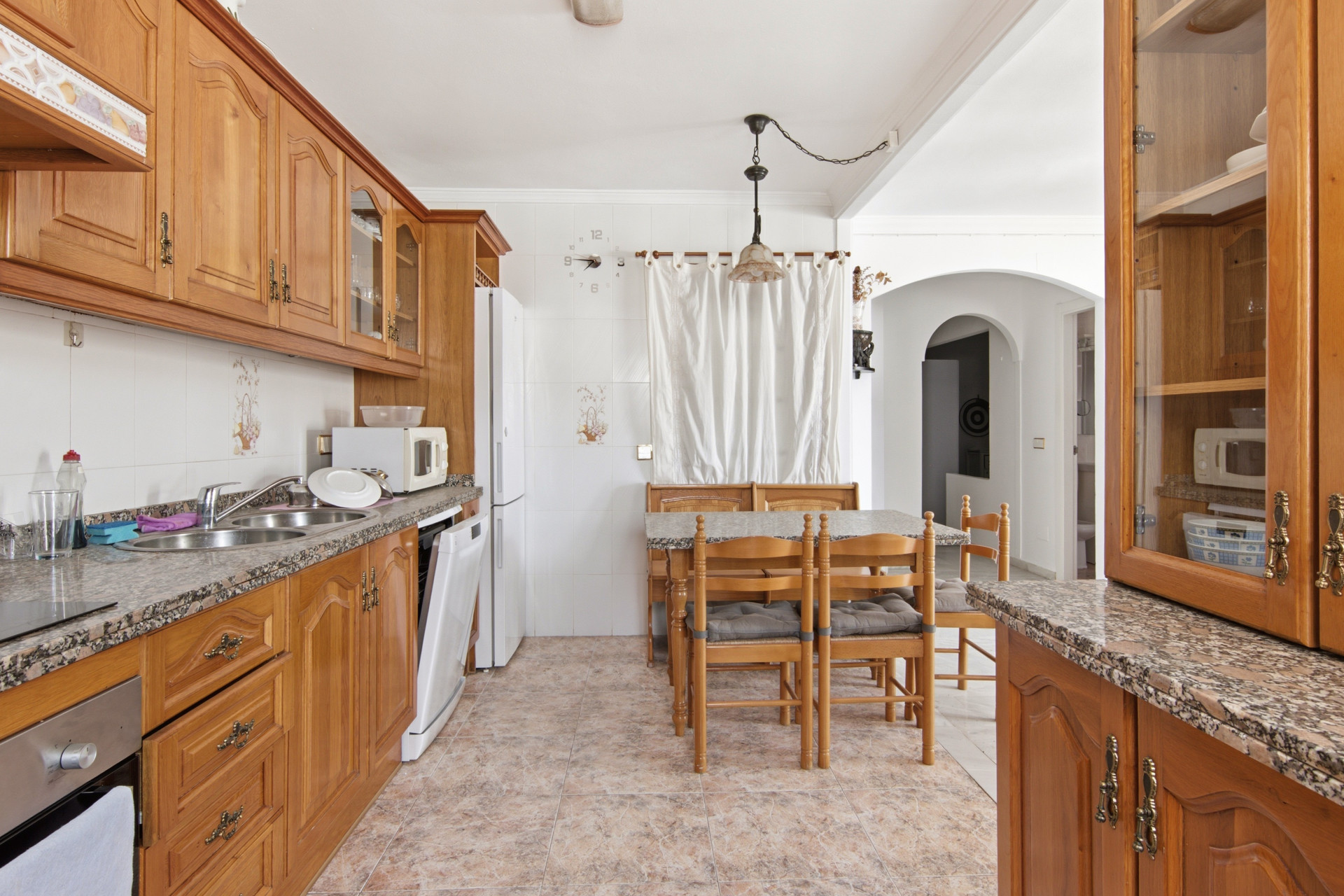 2 Bedroom Apartment in Estepona - Photo 6
