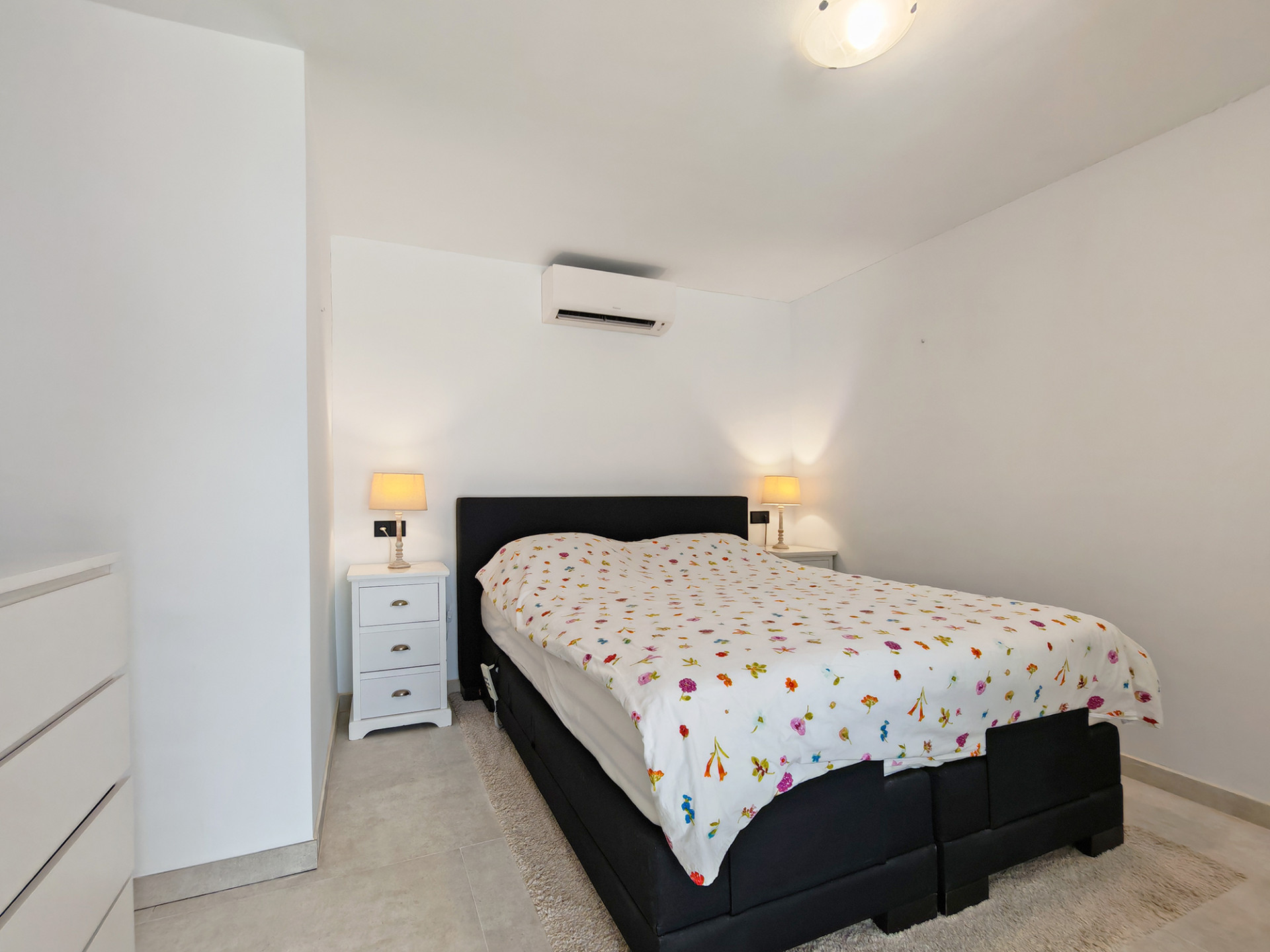 8 Bedroom Villa in Marbella - Photo 28