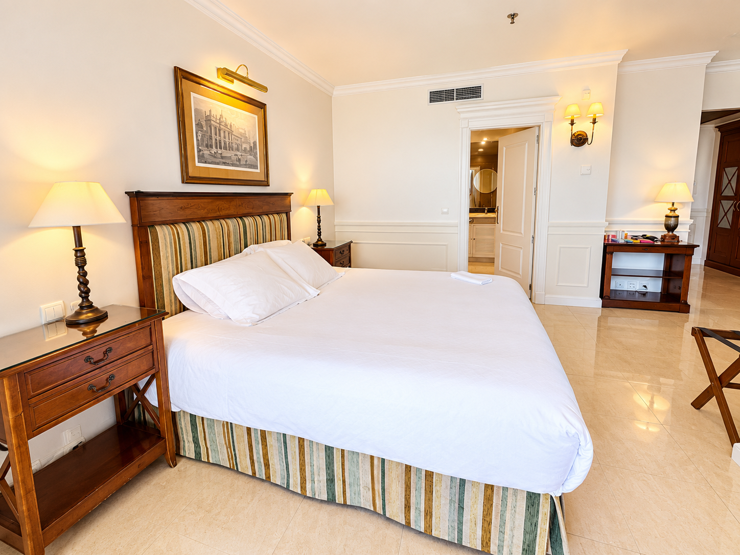 1 Bedroom Apartment in Marbella - Photo 4