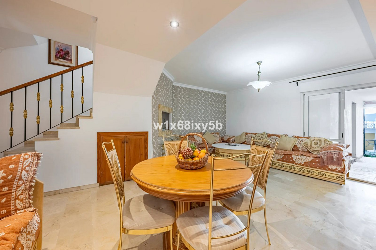 4 Bedroom Townhouse in San Pedro de Alcántara - Photo 6