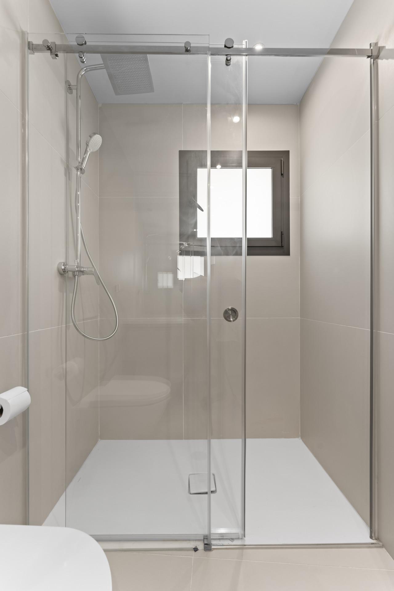2 Bedroom Apartment in Fuengirola - Photo 24