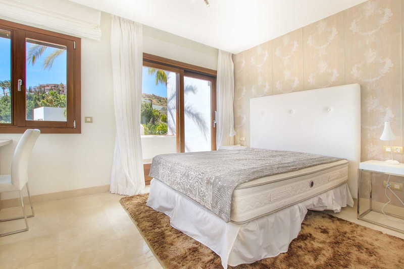 3 Bedroom Townhouse in Benahavís - Photo 15