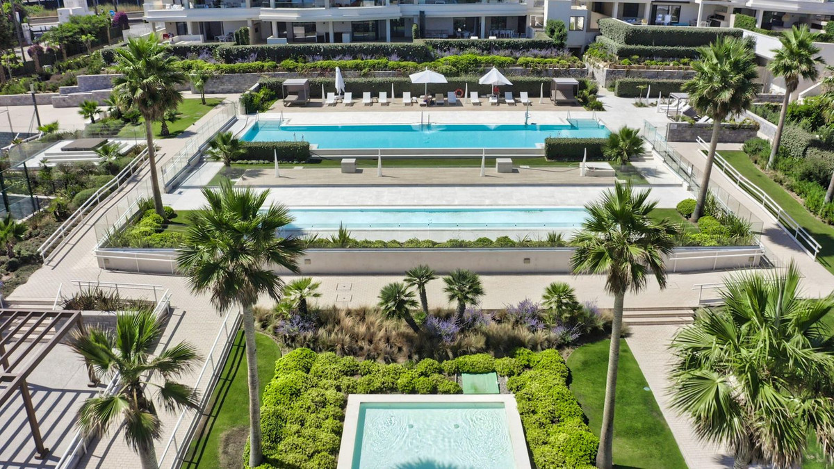3 Bedroom Apartment in Estepona - Photo 33