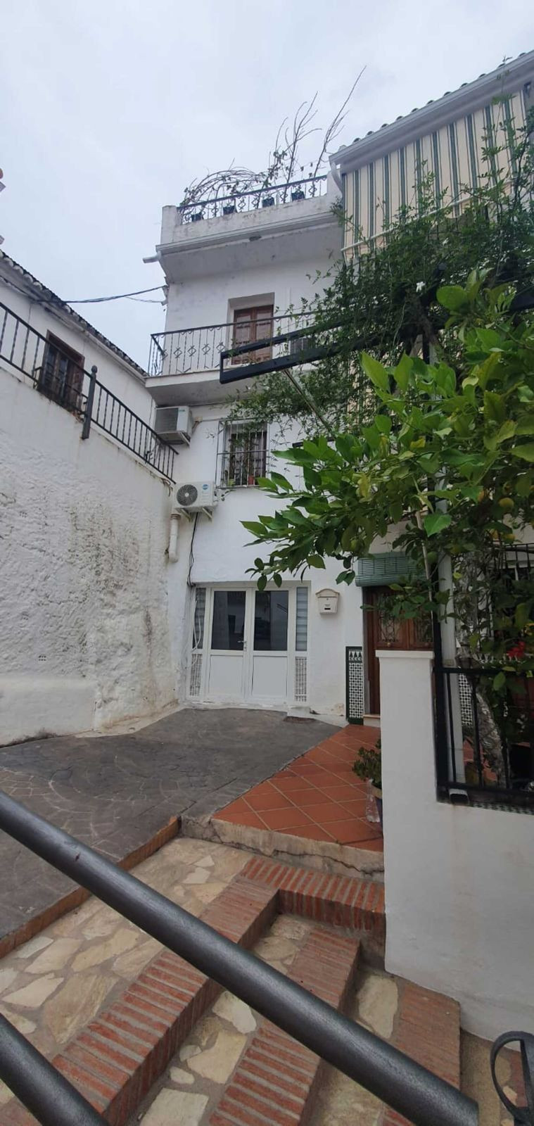 3 Bedroom Townhouse in Guaro - Photo 3