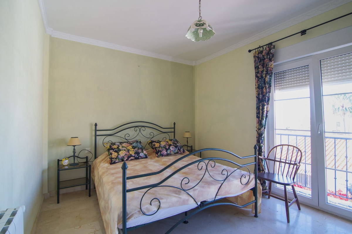 3 Bedroom Villa in Fuengirola - Photo 11