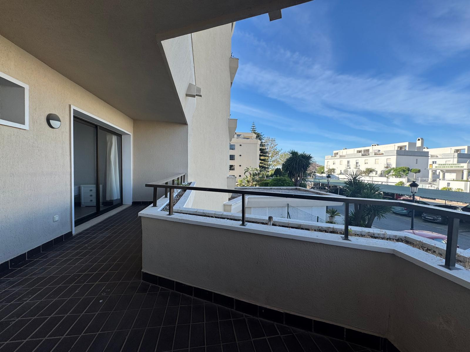 2 Bedroom Apartment in Estepona - Photo 15