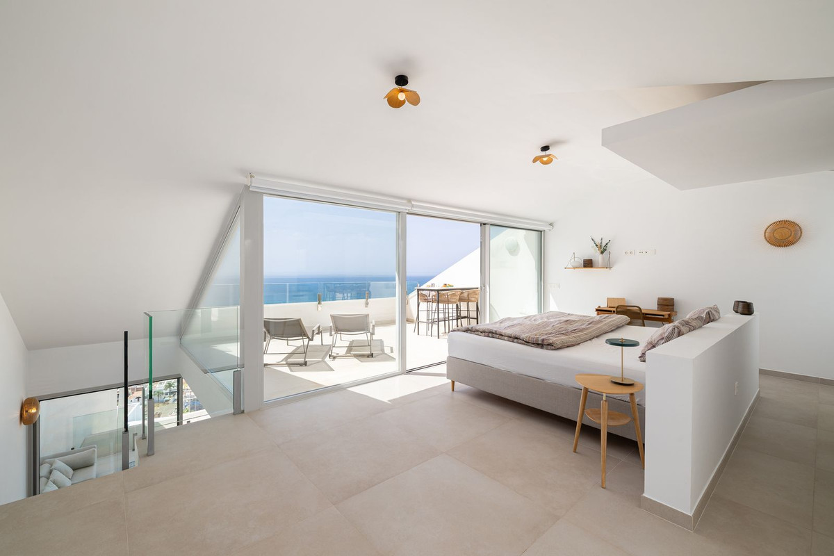 3 Bedroom Penthouse in Benalmádena - Photo 17