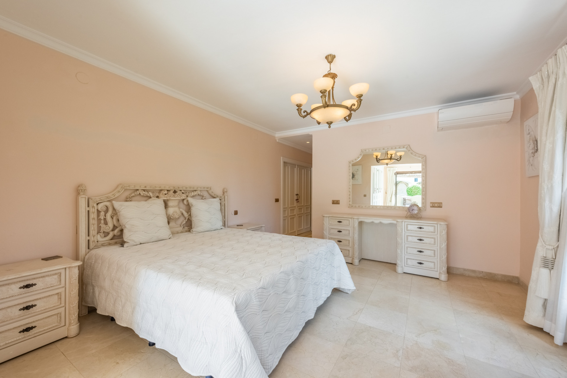 6 Bedroom Villa in Estepona - Фото 38