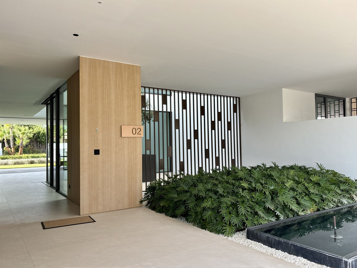 4 Bedroom Villa in Marbella - Photo 40