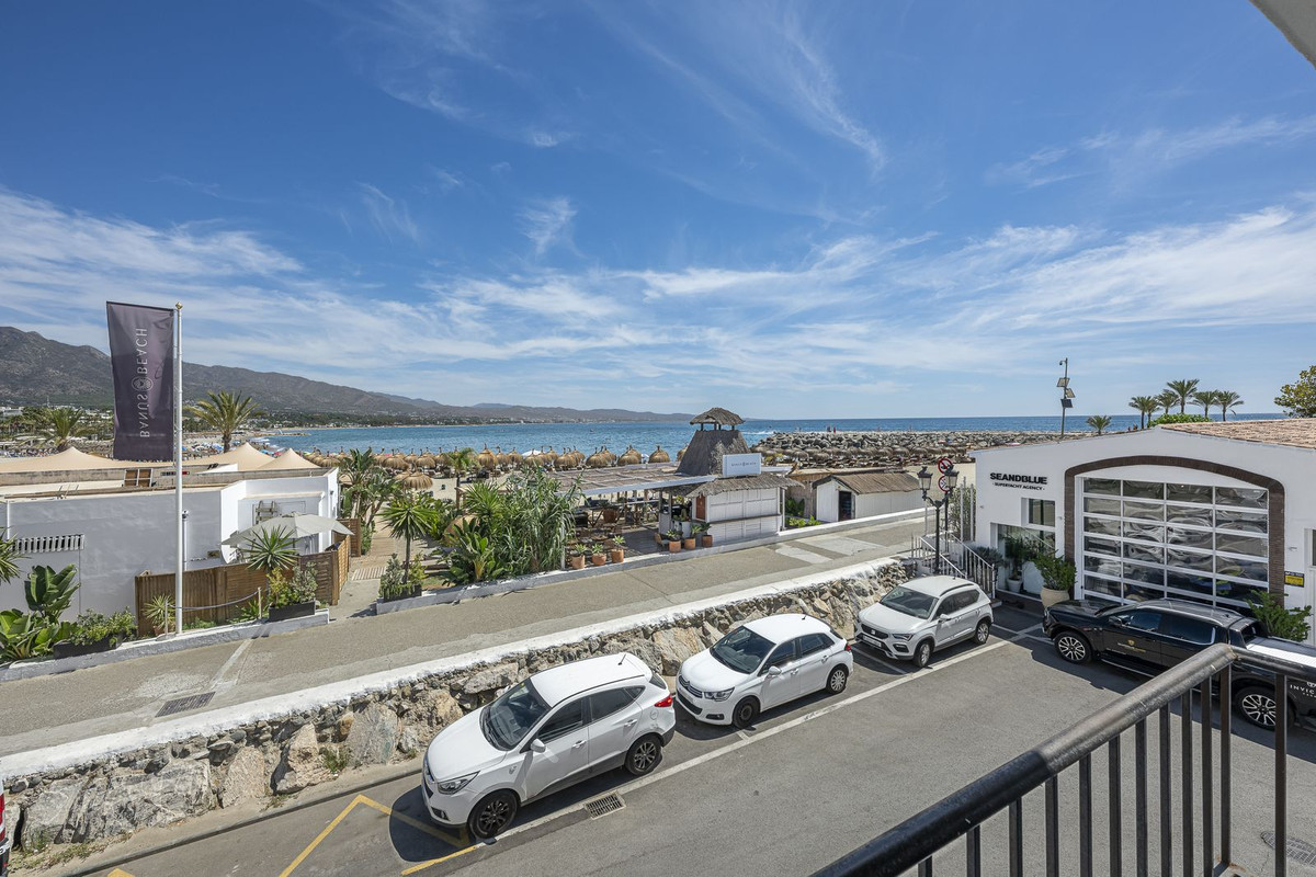 2 Bedroom Apartment in Marbella - Photo 19