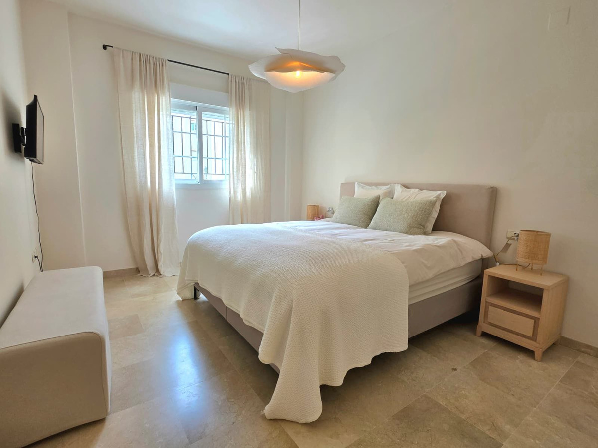 3 Bedroom Apartment in Marbella - Photo 12