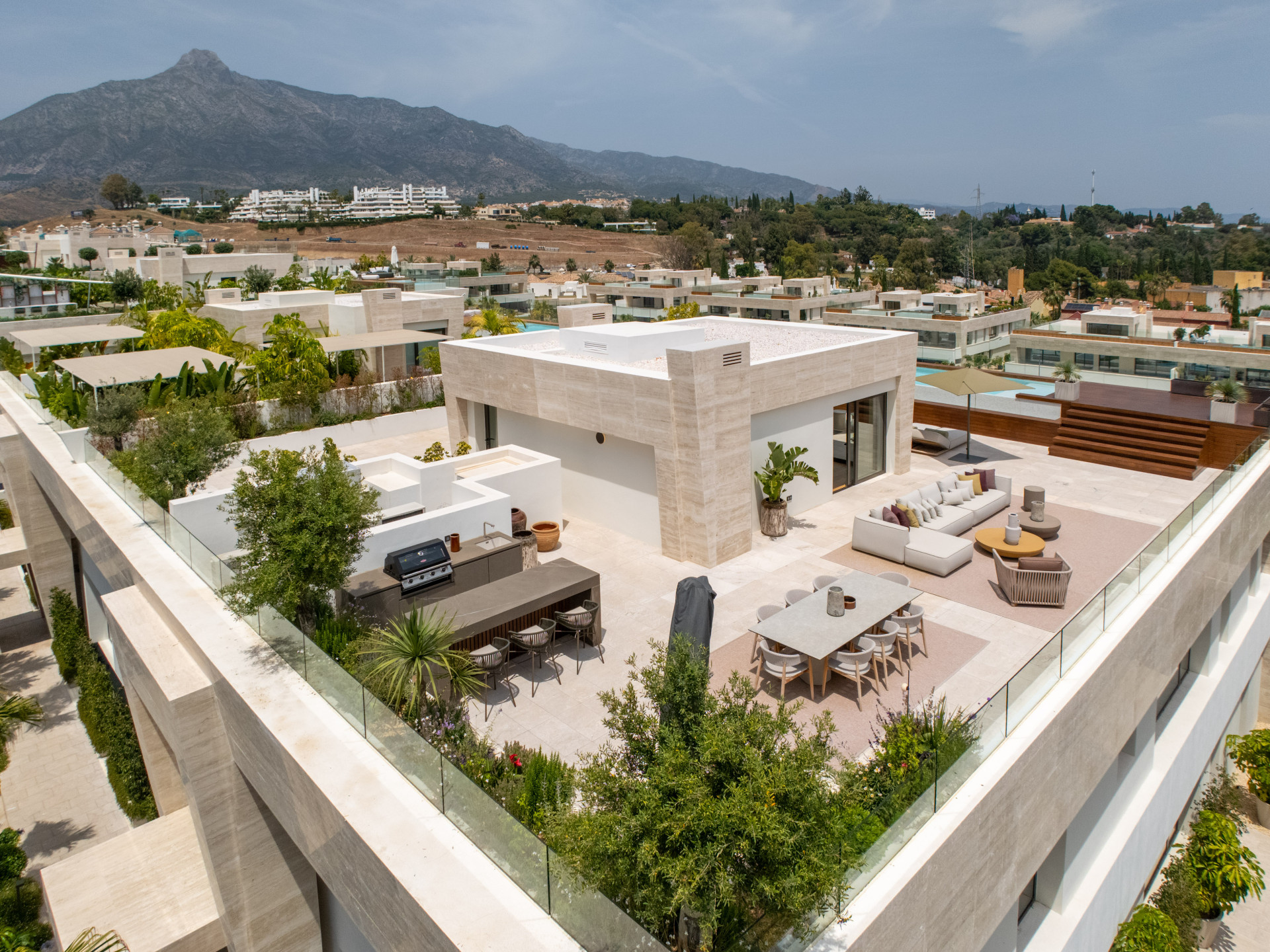 4 Bedroom Villa in Marbella - Photo 28