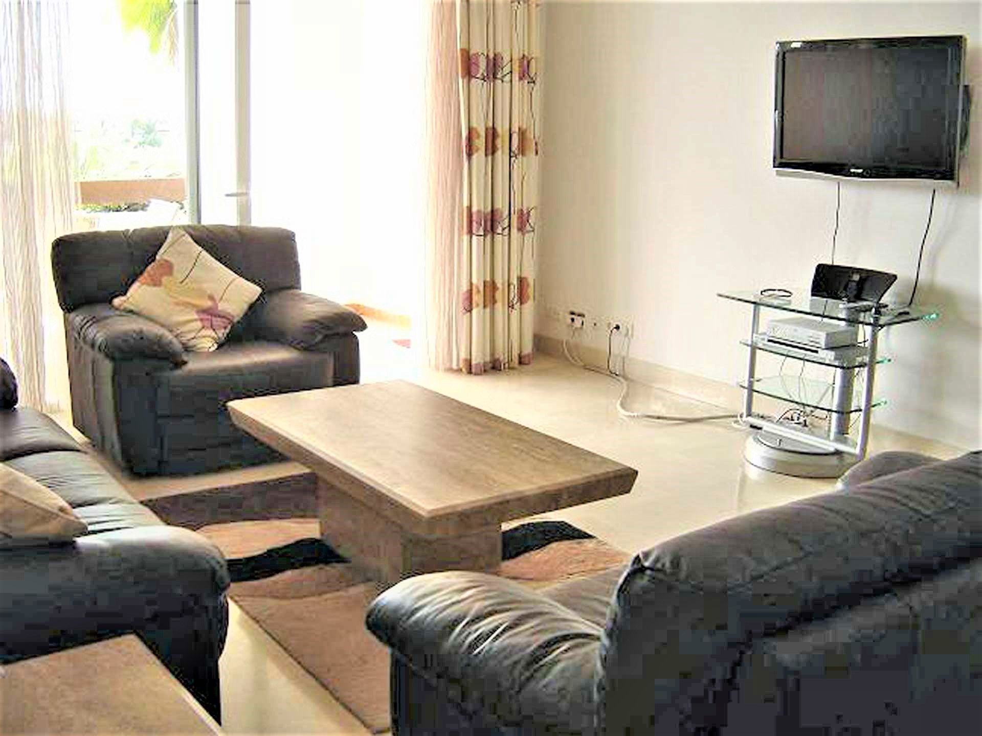 2 Bedroom Apartment in Marbella - Photo 8