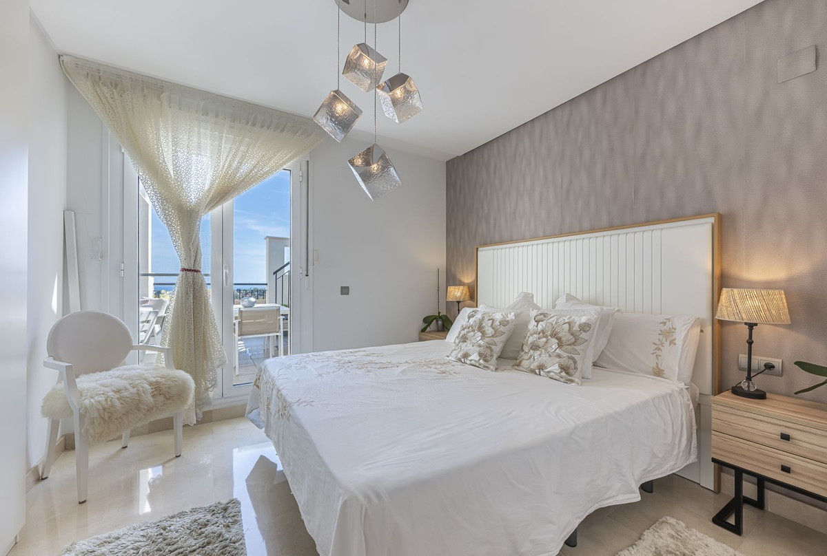 2 Bedroom Penthouse in Benahavís - Фото 14