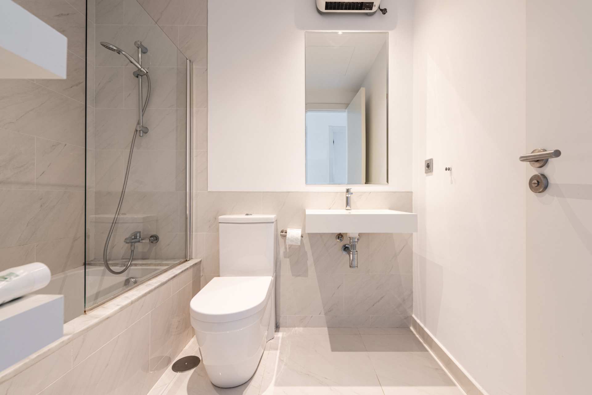 3 Bedroom Apartment in Estepona - Photo 19