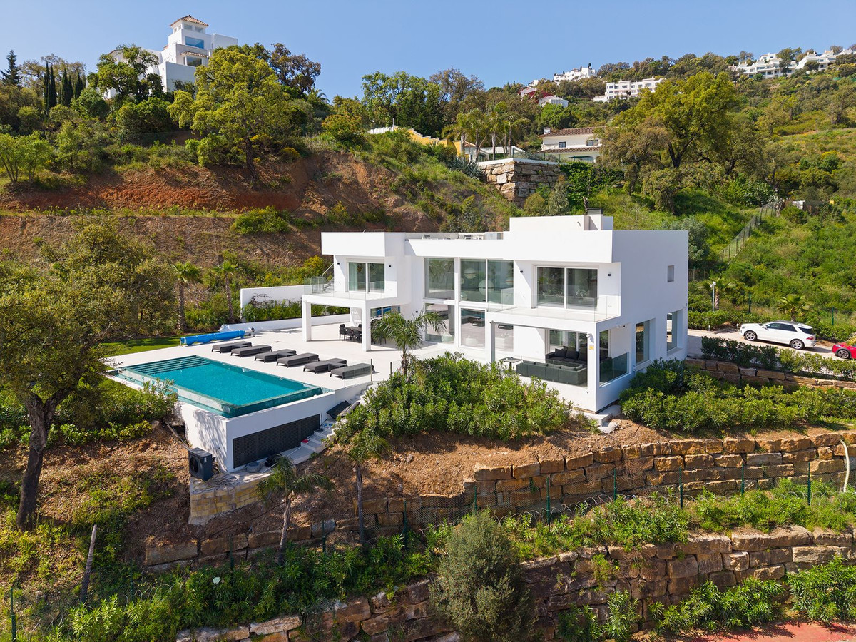 4 Bedroom Villa in Marbella - Photo 39