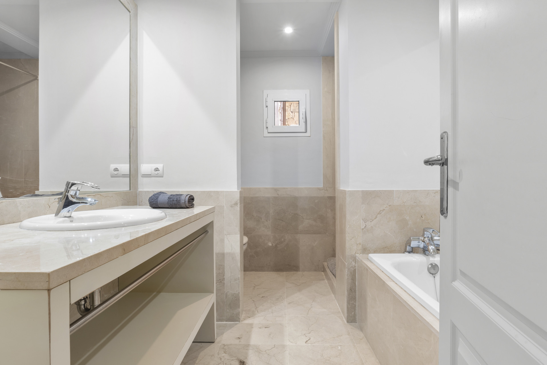 4 Bedroom Villa in La Duquesa - Photo 32