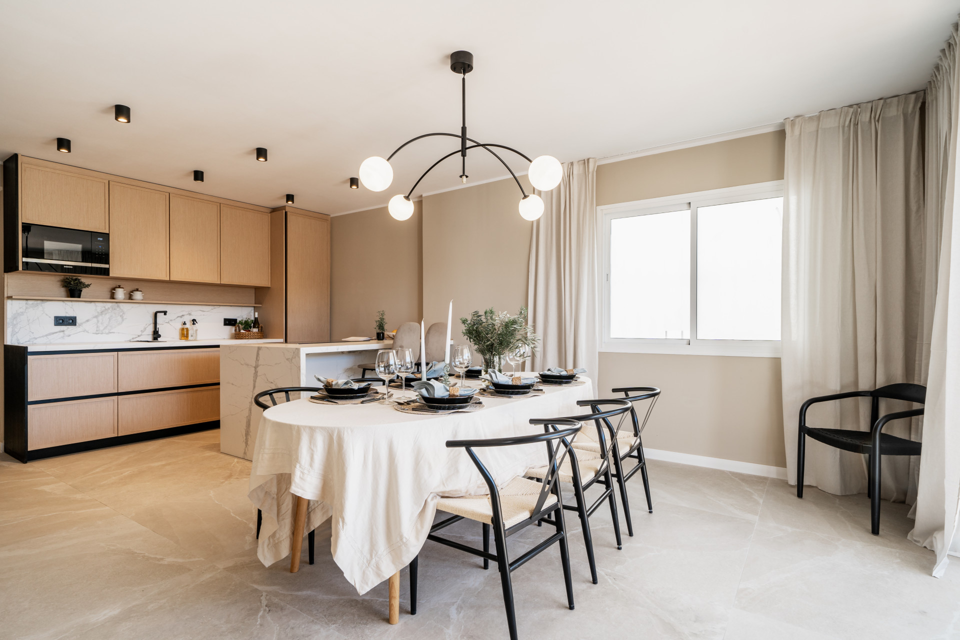 4 Bedroom Apartment in Marbella - Photo 8