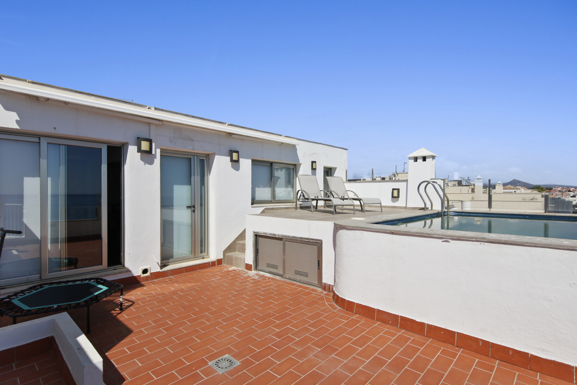 3 Bedroom Penthouse in Estepona - Photo 12
