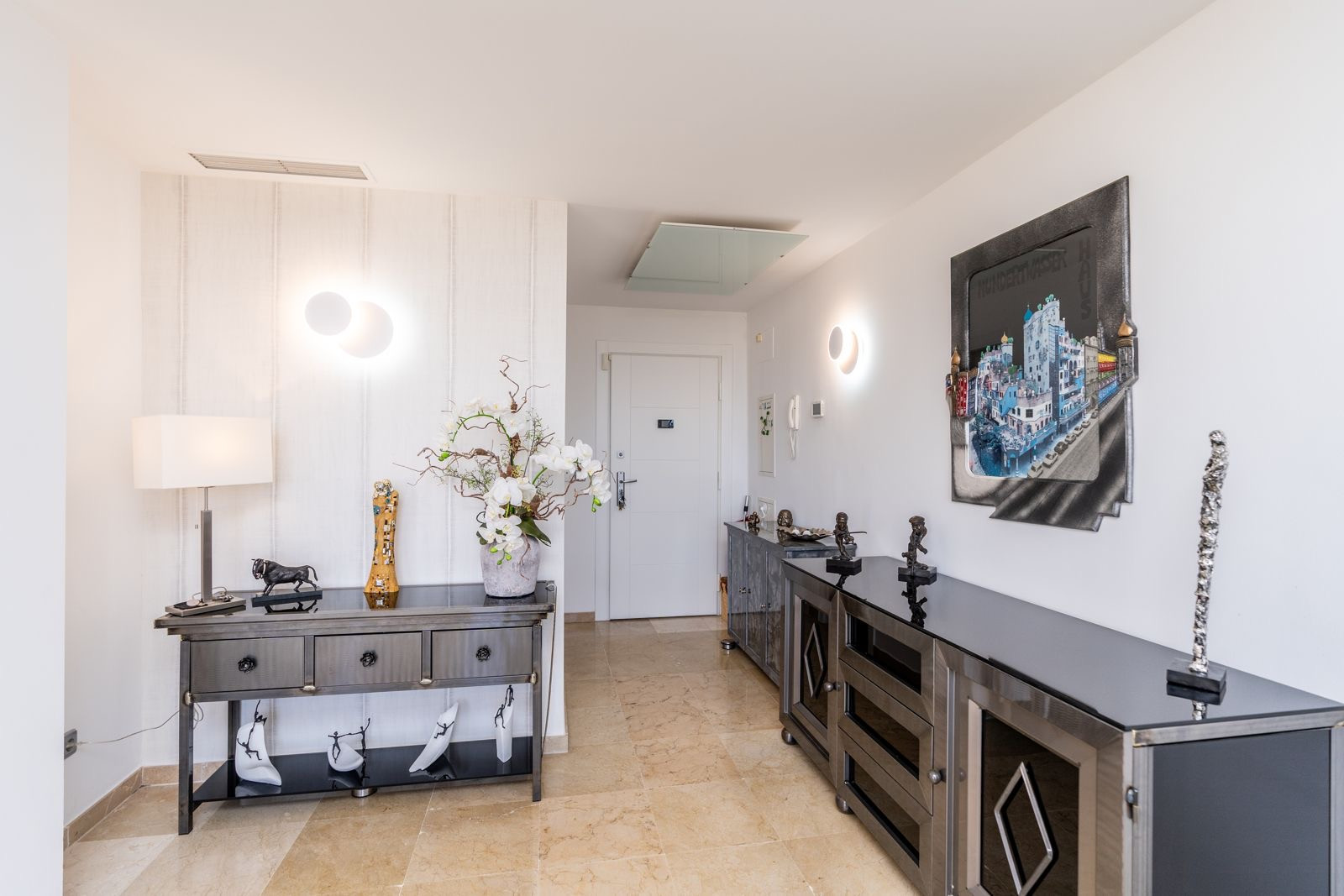 4 Bedroom Apartment in Benahavís - Photo 8